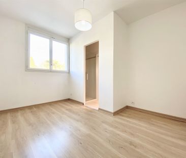 Location Maison 4 pièces 101m² ST GENIS LAVAL 69230 - Photo 5