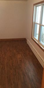 GRAND 5-1/2 À LOUER PRÈS UNIVERSITÉ DE SHERBROOKE - Photo 3