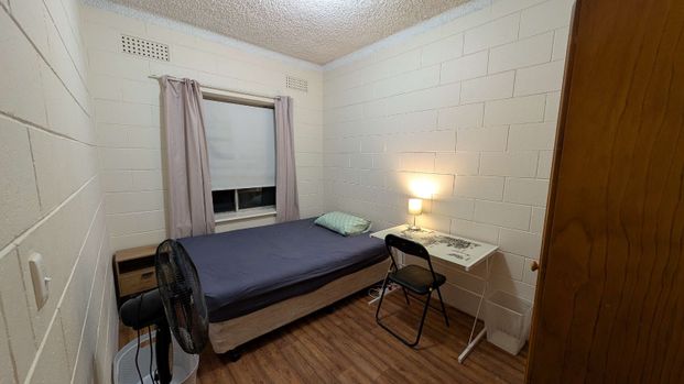 Renown Park - Photo 1