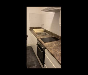 Studio Flat, Alexandra House, SO14 - Photo 2