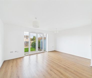 3 bedroom end of terrace house to rent - Photo 3