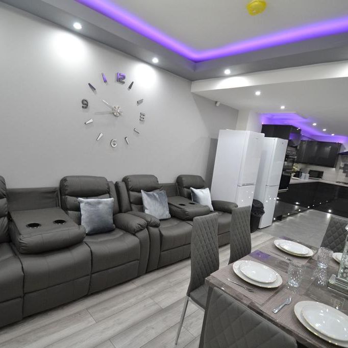 6 bedroom house to rent - Photo 1