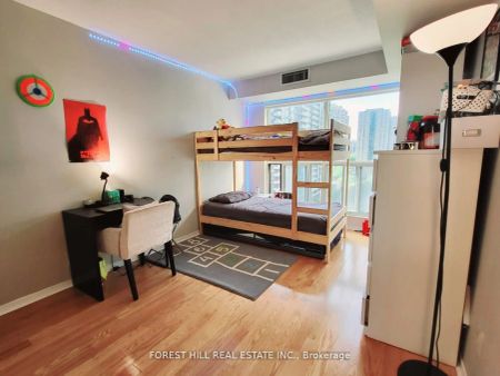 18 Hollywood Avenue #1003 - Photo 4