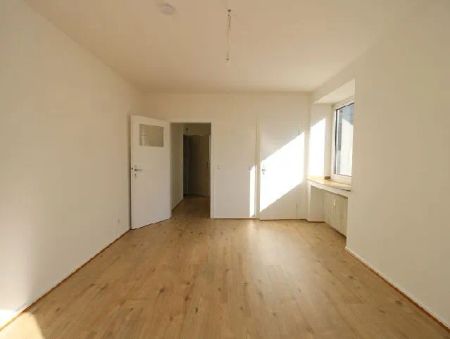 STUDENTEN AUFGEPASST! SCHICKES APARTMENT MIT NEUEM BAD AUF DER HOCHSTRASSE ZU MIETEN! - Photo 2