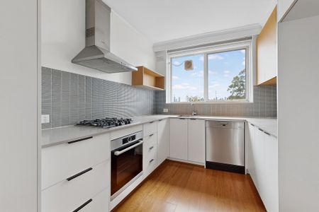 11/2 Calvin Street, Hawthorn VIC 3122 - Apartment For Rent | Domain - Photo 5
