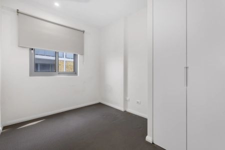 Two Bedroom Apartment with Rockdale Views - Photo 2