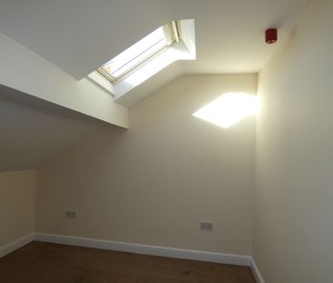 Coop Street Flat 2 - Photo 6