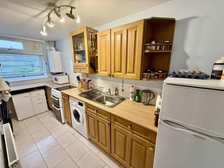 3 bedroom apartment to rent - Photo 4