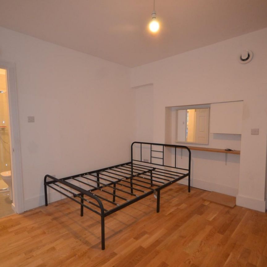1 bedroom Flat To Let - Photo 1