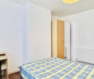 4 bedroom terraced house to rent - Photo 6