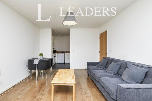 1 bedroom flat to rent - Photo 1