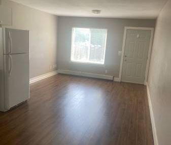 Ground level 1 bedroom Basement for Rent Surrey, Cloverdale $1450 - Photo 3