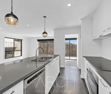 Stylish Modern Living! - Photo 2