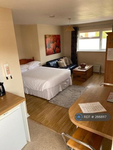 Studio to rent - Photo 3