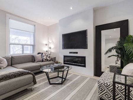 For Lease - 1047 Davenport Road Unit# Main, Toronto, Ontario - Photo 2