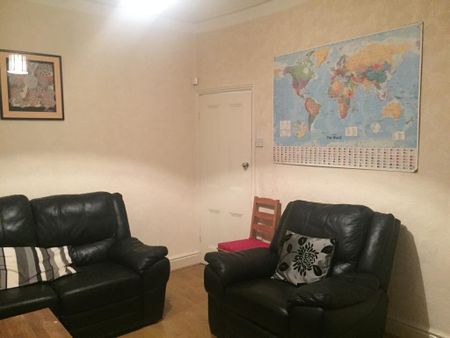 3 bedroom terraced house to rent - Photo 3