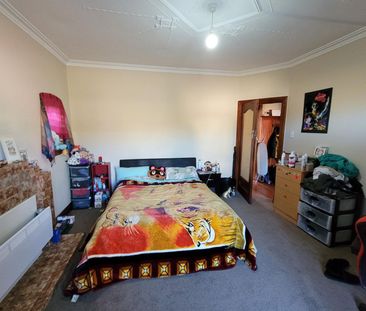 4 Bedroom Home Paris Street - Photo 5