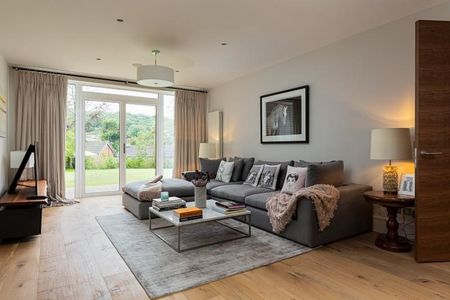 4 Bedroom Detached To Let - Photo 3