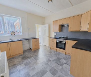 2 bed Terraced - To Let - Photo 5