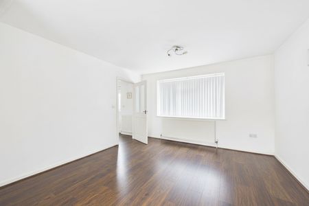 2 bedroom House in Florence Avenue, Maidenhead - Photo 5