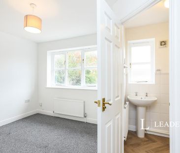2 bedroom terraced house to rent - Photo 4