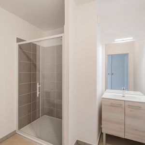 Rental Apartment Bordeaux Saint-Jean - Photo 2