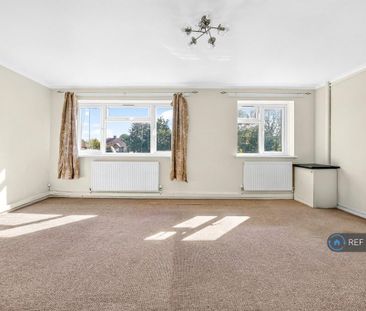 3 bedroom flat to rent - Photo 3