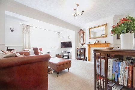 Osborn Road, Barton-le-Clay, Bedford, MK45 4NY - Photo 5