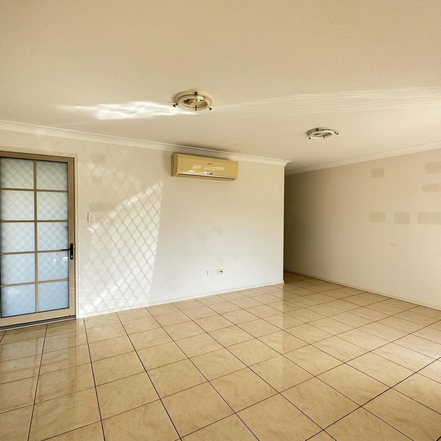 **Lovely 2-Bedroom Brick Unit Available in Gatton** - Photo 1