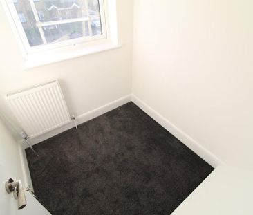 4 bedroom terraced house to rent - Photo 4