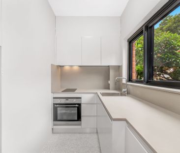 Recently renovated studio apartment - Photo 3