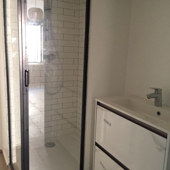 Arles centre au 1er étage studio de 33m² plus mezzanine, - Photo 1