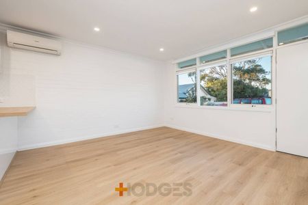 BRIGHT & AIRY | 350M TO BEACH | BEAUTIFULLY REFURBISHED - Photo 5