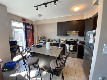 790 Newmarket Lane - 3 bed, 2.5 bath - Photo 2