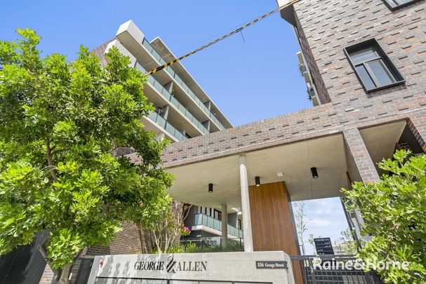 Ultra Modern Apartment With Parking - Photo 1