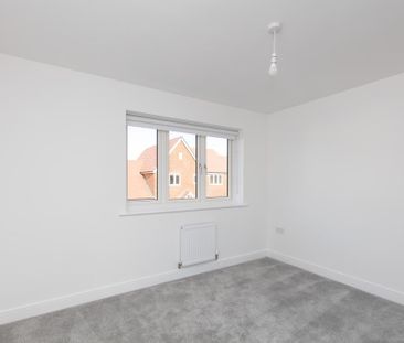 3 bedroom semi-detached house to rent - Photo 3