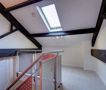 2 bedroom flat to rent - Photo 2