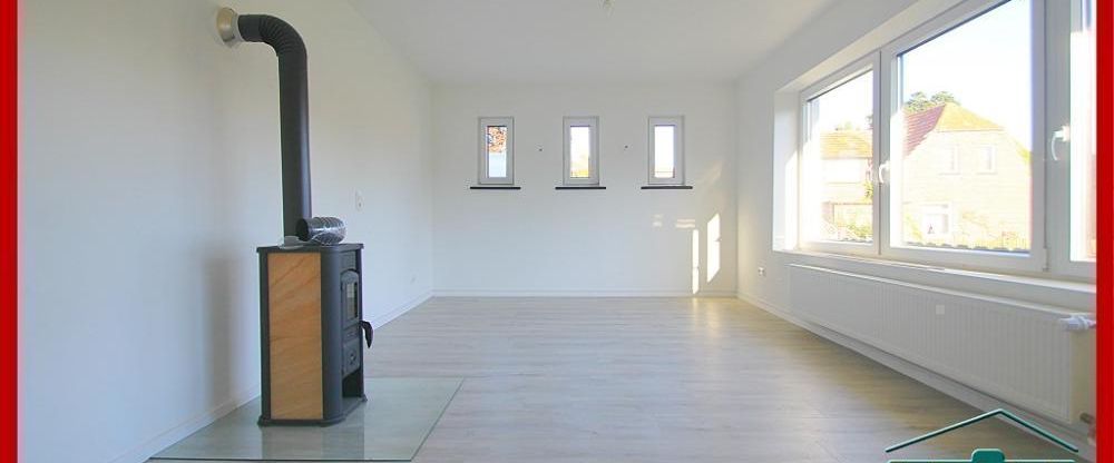 ais GmbH bietet an: Schönes Einfamilienhaus in ruhiger Lage von Zetel. - Foto 1