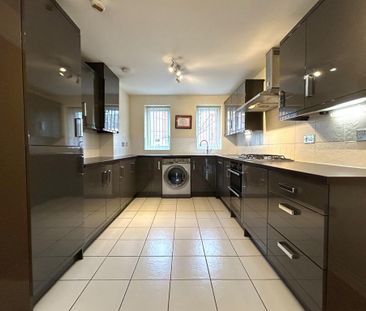 3 bedroom semi-detached house to rent - Photo 5