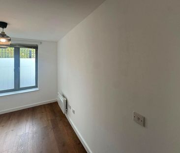 2 Bed Flat, White Horse Road, E1 - Photo 2
