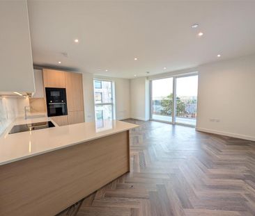 3 bedroom flat to rent - Photo 2