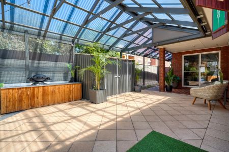 Tranquil Family Residence In A Prime Coastal Enclave with Solar - Photo 5