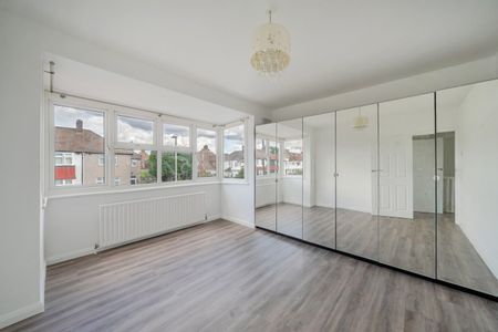 Bramshaw Rise, New Malden, KT3 - Photo 4
