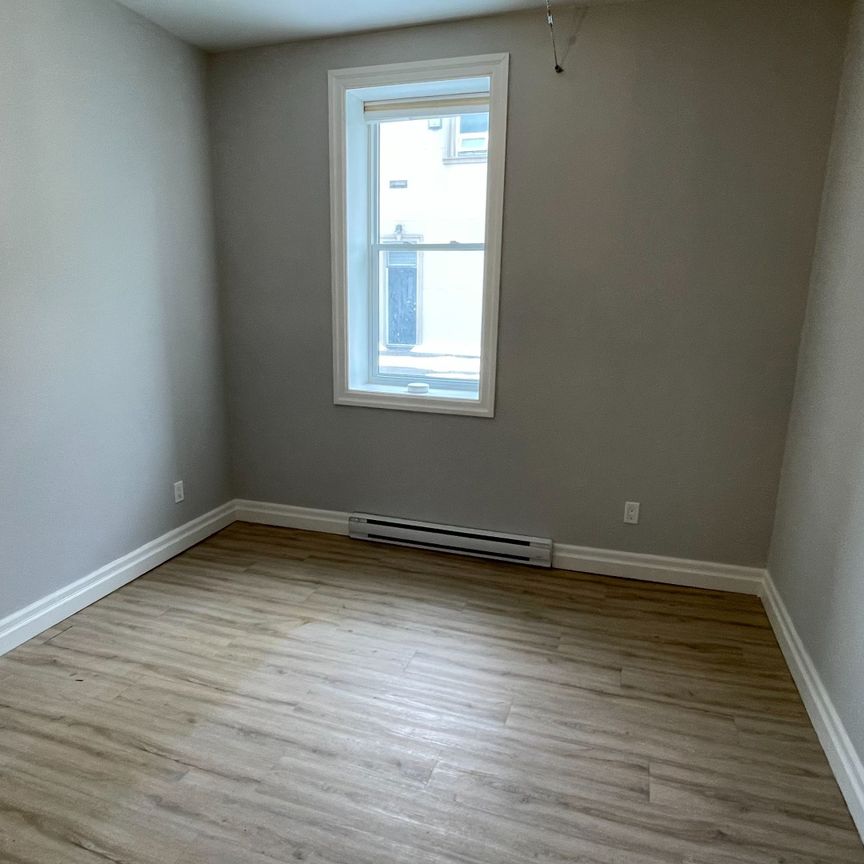 For Lease - 69 East Main Street Unit# 104, Welland, Ontario - Photo 1