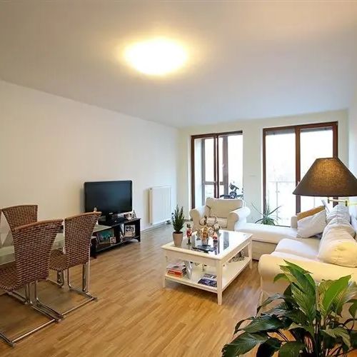 Byt 2+kk s balkonem, zimní zahradou a možností parkování u Anděla - Photo 1