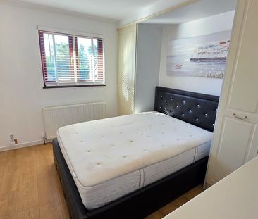 Swallowfield, Peterborough - Photo 6