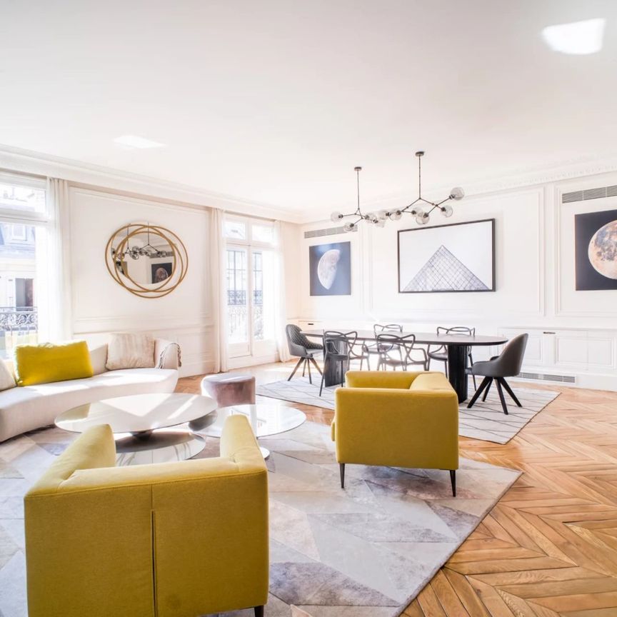 Tout savoir sur cet appartement à Paris 8ème - Photo 1