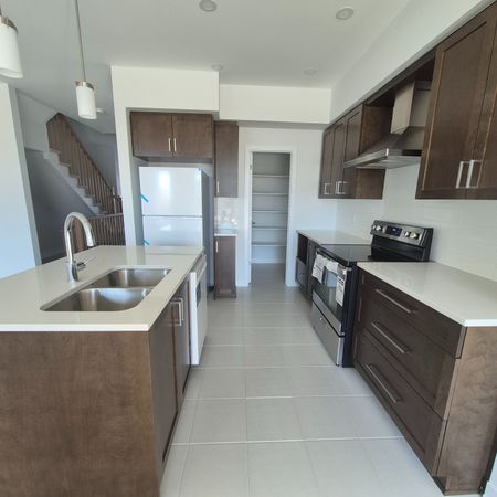 For Lease - 102 Ploughshare Road, Kanata, Ontario - Photo 5