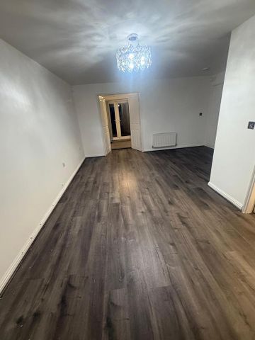 3 bedroom detached house to rent - Photo 2