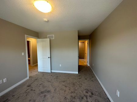 For Lease - 70 Thatcher Drive, Guelph, Ontario - Photo 3